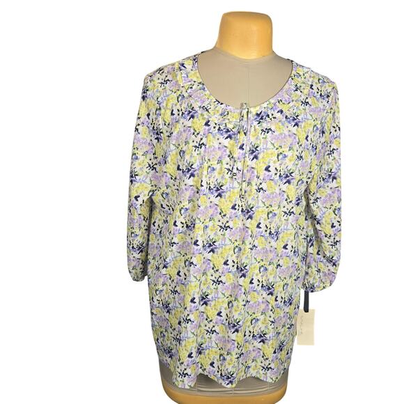 Emaline Woman Petite 2X Top Floral Blouse Micro Pleats Flowy Casual Career New - Picture 1 of 13